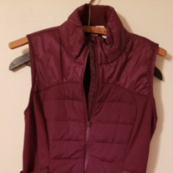 lululemon athletica Down for a Run vest, MAROON, size 10 - Picture 1 of 10